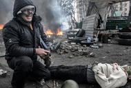 ZDJĘCIE 10-LECIA  Kijów. „Czarny czwartek – pod taką nazwą przeszedł do historii Ukrainy 20 lutego 2014 roku, kiedy doszło do największych walk między antyrządowymi demonstrantami a ukraińskimi siłami bezpieczeństwa. Protesty zwolenników integracji europ