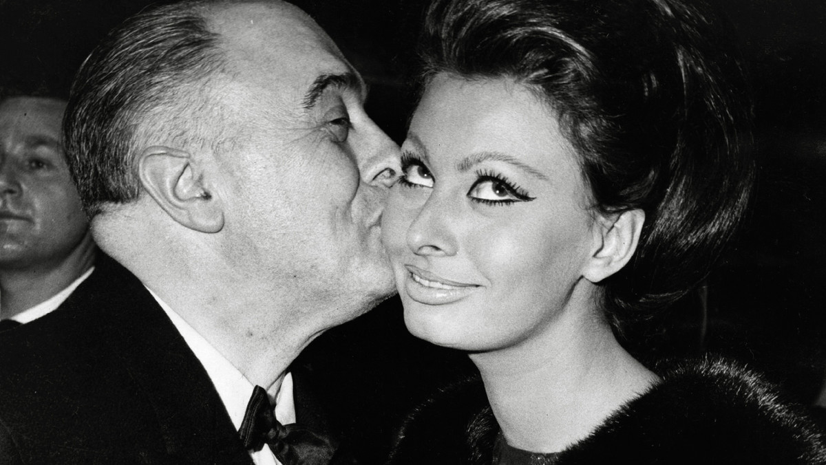 Sophia Loren: jej związek oburzył władze Watykanu. Musiała uciekać z kraju [SKANDALE]