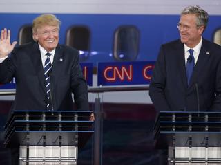 Jeb Bush i Donald Trump podczas debaty 