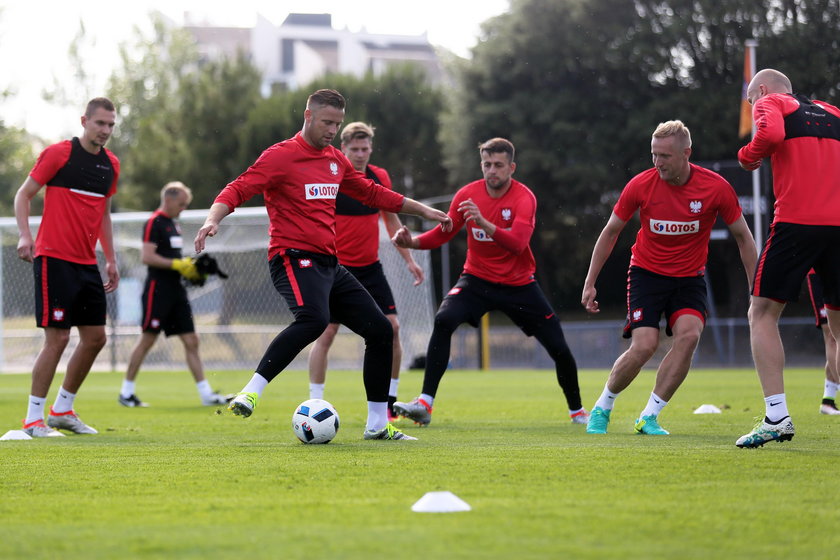 Reprezentacja Polski trenuje przez startem Euro 2016 ZDJĘCIA