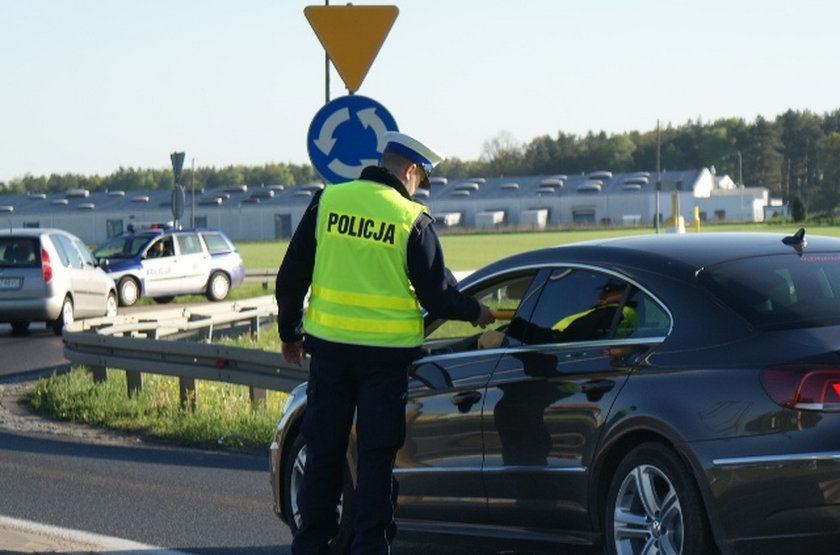 Jechał autobusem po pijaku. Wpadł podczas kontroli