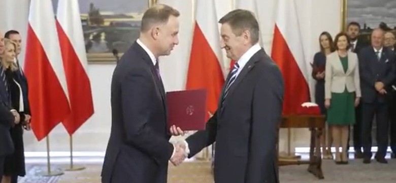 Zmiany w rządzie. Prezydent powołał Kuchcińskiego i odwołał Szymańskiego