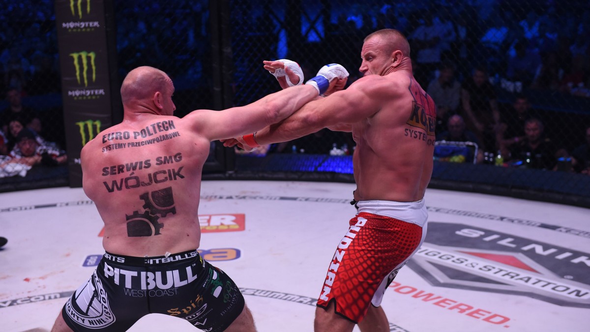 Mariusz Pudzianowski górą w starciu byłych strongmanów. Na gali KSW 39 Colosseum na Narodowym "Pudzian" świetnie rozegrał swój pojedynek z Tyberiuszem Kowalczykiem. Pudzianowski walczył mądrze, rozbijał rywala, aż w końcu zmusił go do poddania się w parterze.