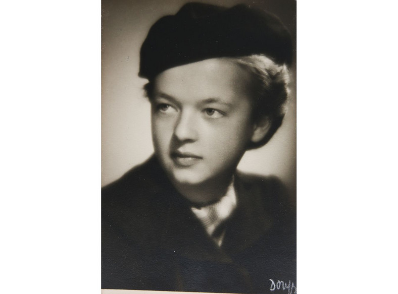 Teresa Łatyńska (zdjęcie z czasów wojny)