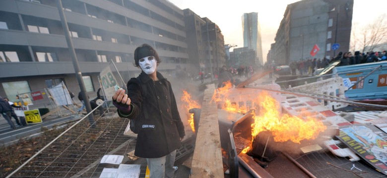Zadyma we Frankfurcie nad Menem. Antykapitaliści protestują przed EBC. ZDJĘCIA