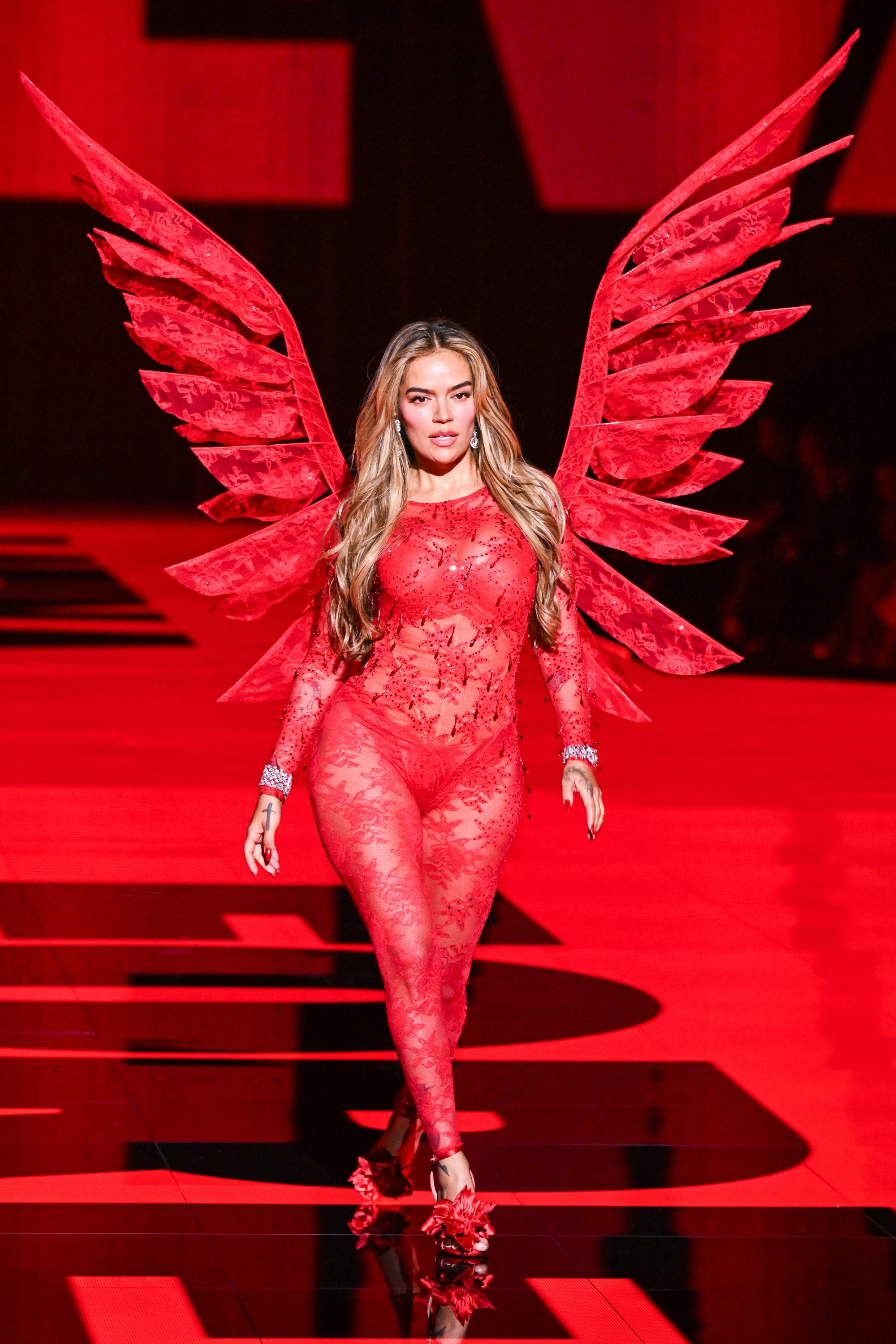 Prehliadka značky Victoria's Secret- speváčka Karol G.