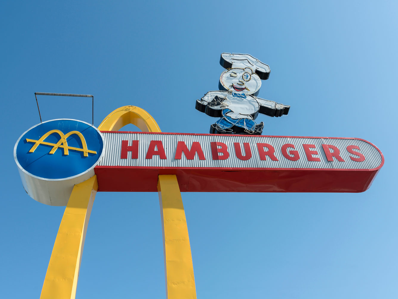 THEN AND NOW: 34 photos that show how famous fast-food company logos ...