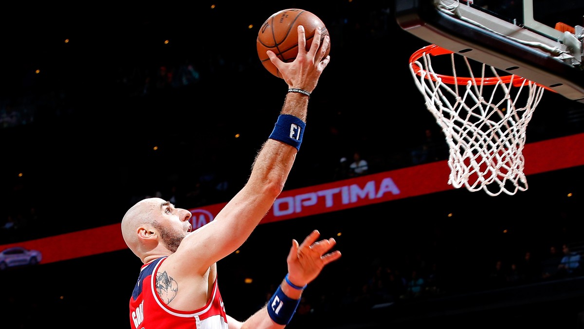 Washington Wizards przegrali z Orlando Magic 86:88. W meczu na Florydzie grali bez swojego lidera Johna Walla, który dostał dzień wolnego od sztabu szkoleniowego. Marcin Gortat w starciu ze swoim pierwszym klubem w NBA był najlepiej zbierającym graczem meczu, miał 14 zbiórek i zdobył osiem punktów.