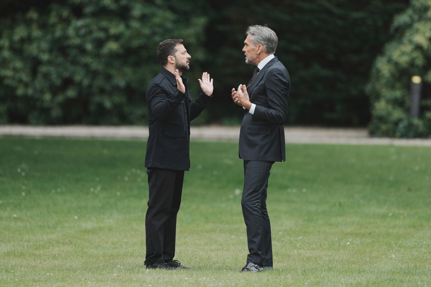 Predsednik Ukrajine Volodimir Zelenski i premijer Holandije Dik Skof na marginama samita NATO u Hagu 24. juna