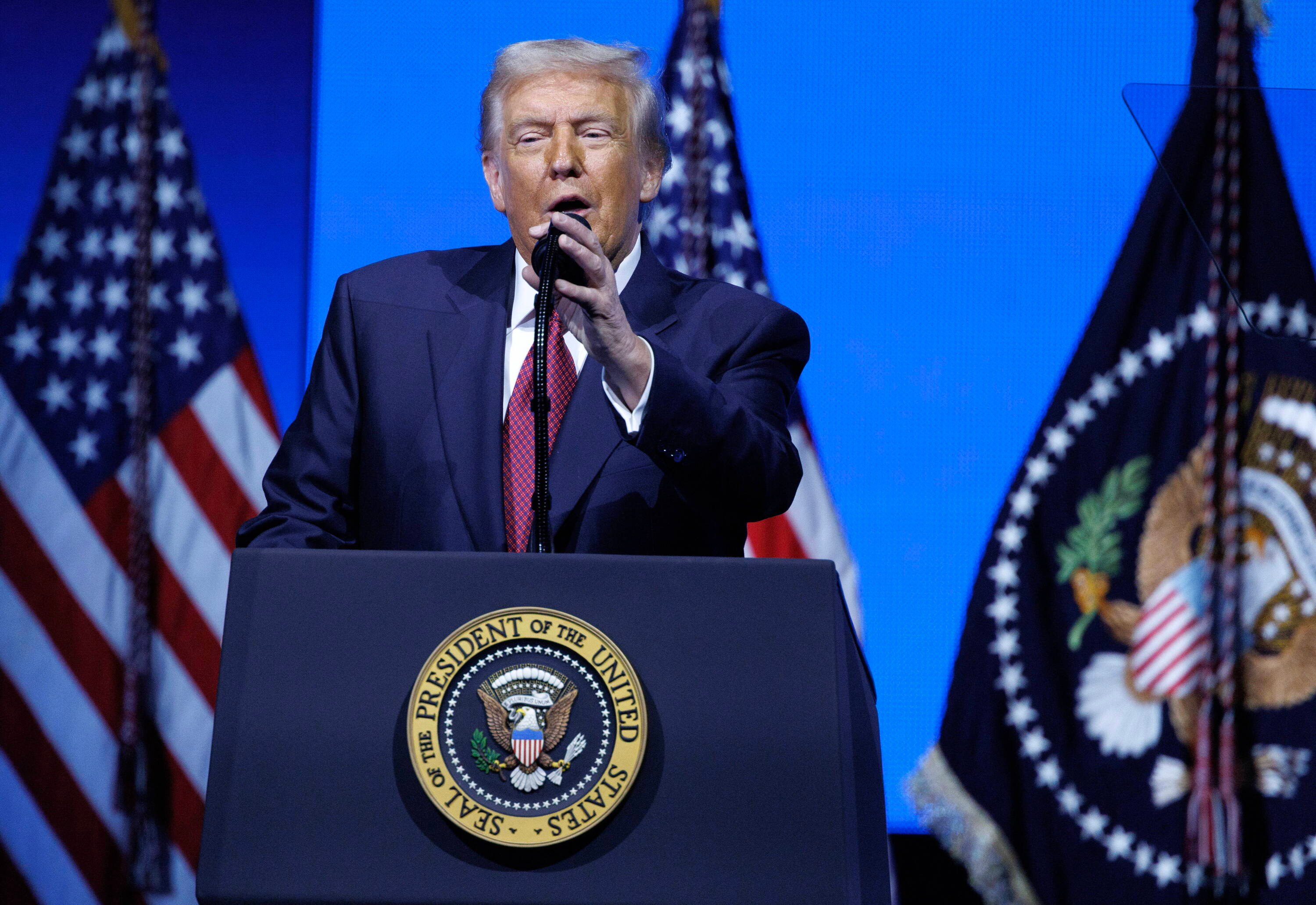 Trump zmienia kurs: Popiera sankcje przeciwko Rosji