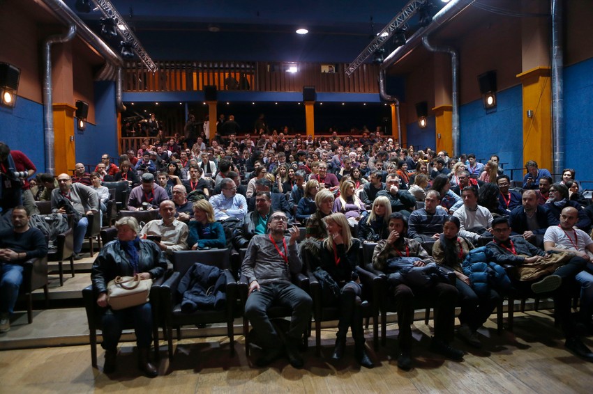 Film je prikazan pred publikom u prepunoj sali