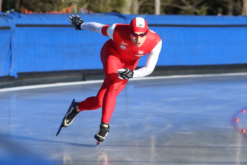 Nasz mistrz olimpijski Zbigniew Bródka rozpoczyna bój w MŚ