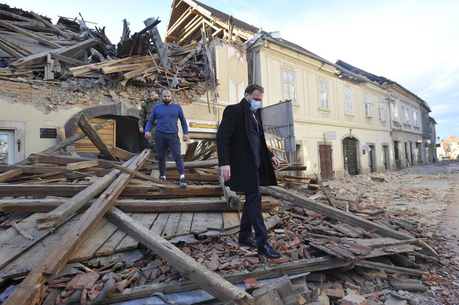 Pánik és rémület a katasztrófa után: drámai fotók a horvátországi  földrengésről - A Paksi Atomerőmű hivatalos közleményét is  elolvashatjátok.. - képek, videók - Hirmagazin.eu
