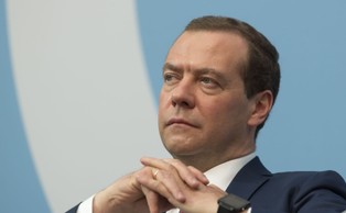 Dmitrij Miedwiediew został objęty najnowszymi sankcjami USA