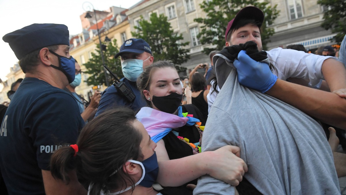  Protest aktywistów LGBT na Krakowskim Przedmieściu w Warszawie Margot zatrzymanie