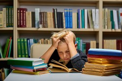 Szkoły szykują się na kolejne pomysły MEN. Podwyżki i lekcje religii to dopiero początek