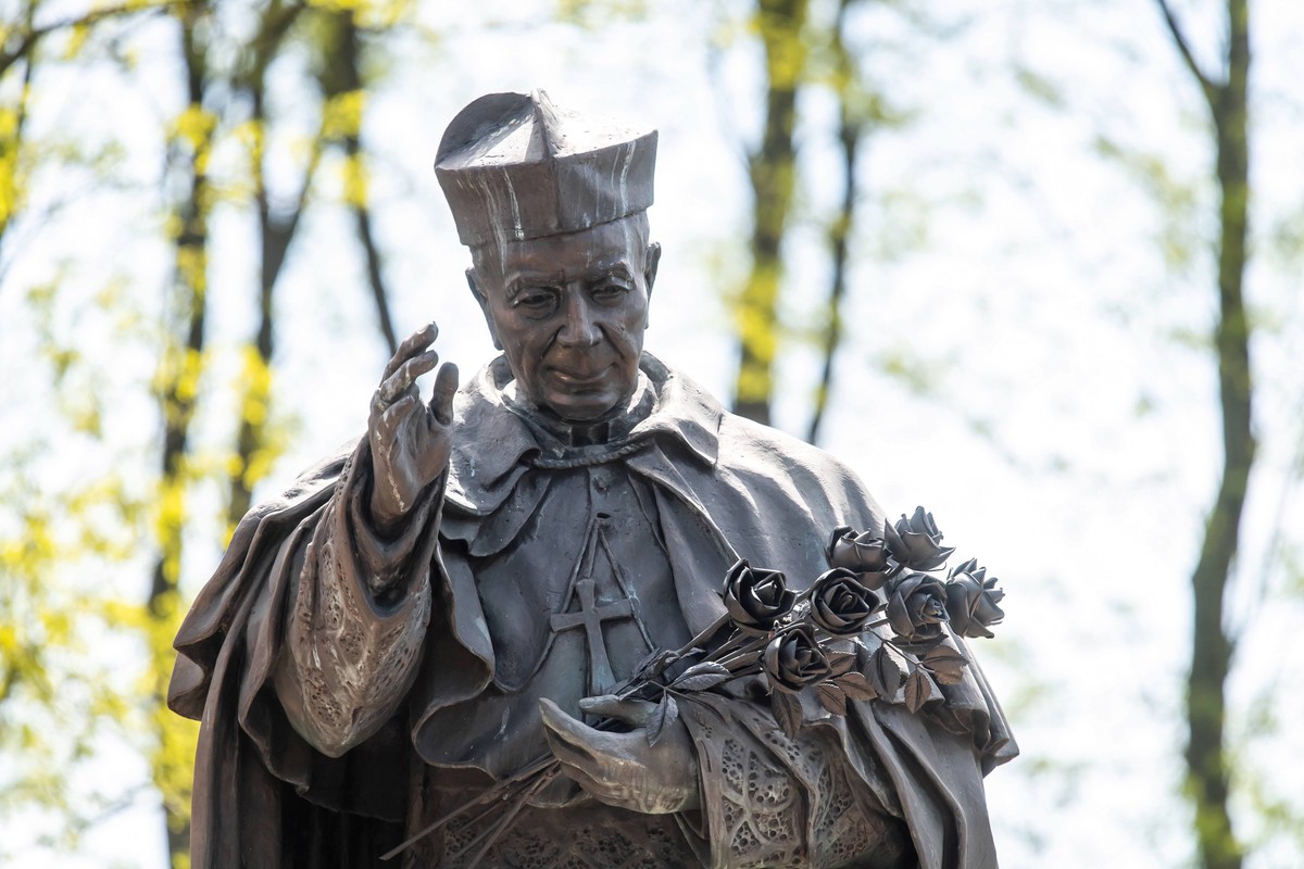 pomnik Kardynała Stefana Wyszyńskiego