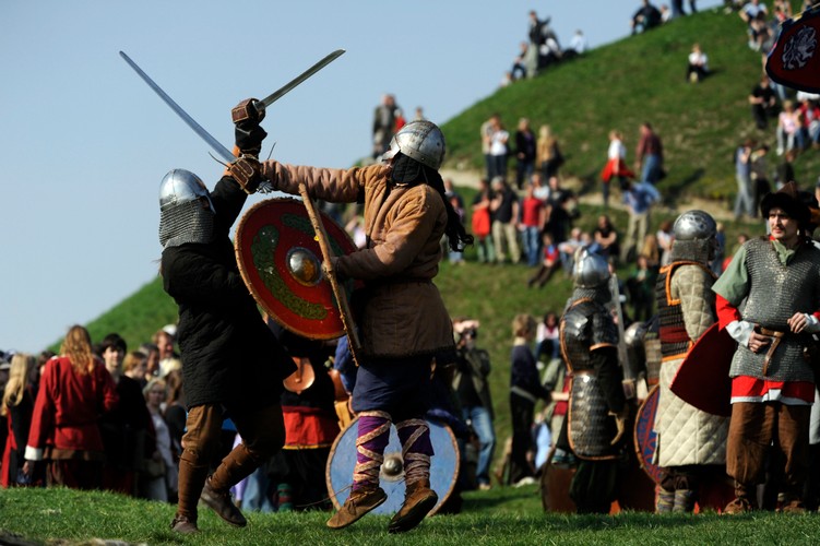 Z tej okazji pd kopcem Kraka starli się ze sobą słowiańscy wojowie