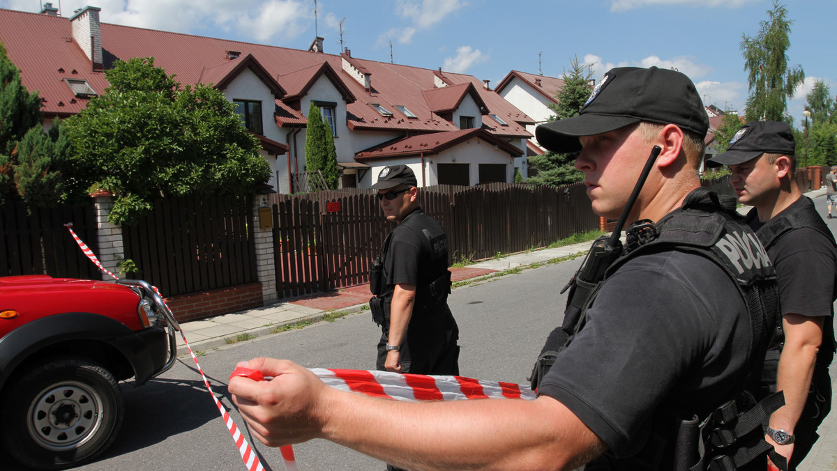 Komendant małopolskiej policji powołał specjalny zespół, który zajmie się wyjaśnieniem zagadki serii wybuchów w Krakowie. W jego skład wchodzi kilkadziesiąt osób z różnych wydziałów.