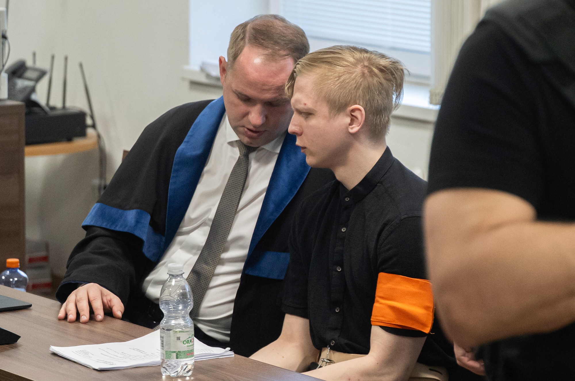 Obžalovaný Samuel v súdnej sieni počas pojednávania vo veci útoku nožom na gymnáziu v Spišskej Starej Vsi na Špecializovanom trestnom súde v Pezinku. 