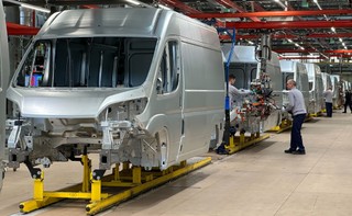 Bez chipów fabryki aut staną. Szykuje się nowy kryzys półprzewodnikowy