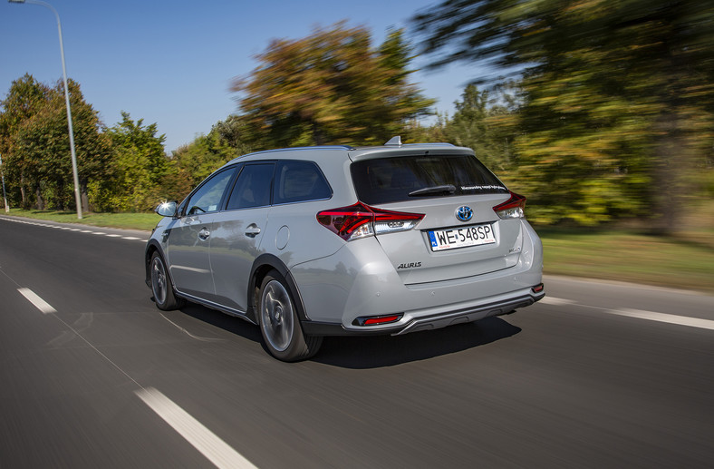 Toyota Auris Touring Sports kombi 1.8 Hybrid hybryda dla