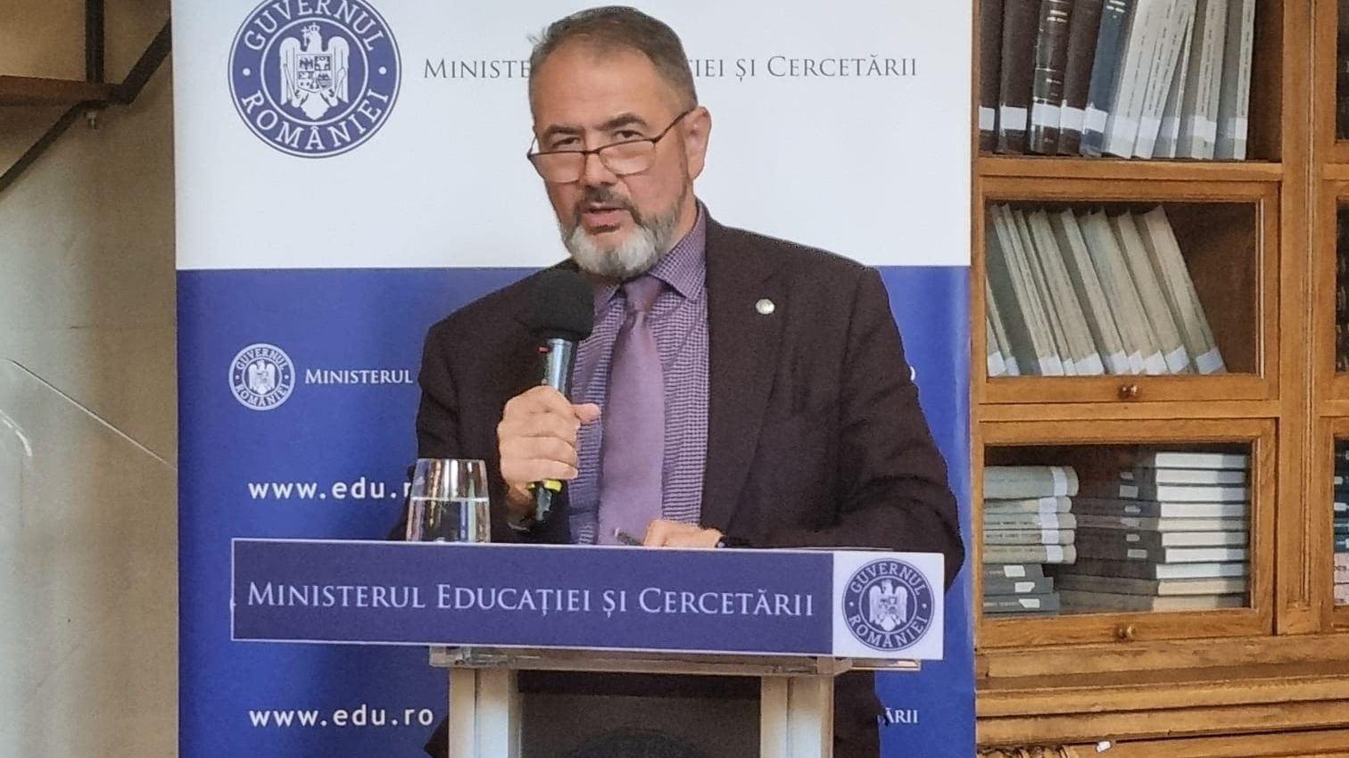De ce avem doi miniștri ai Educației? Sorin Costreie: „Este ca în Radio Erevan, e cerut de mine”