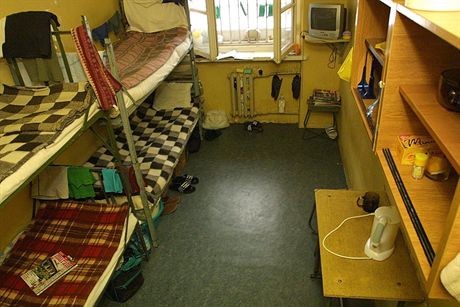 22.11.2004 LODZ NA ZDJ W TEGO TYPU CELI SPEDZA CZAS POSEL ANDRZEJ PECZAK. W ARESCIE PRZY UL SMUTNEJFOTO CEZARY PECOLD