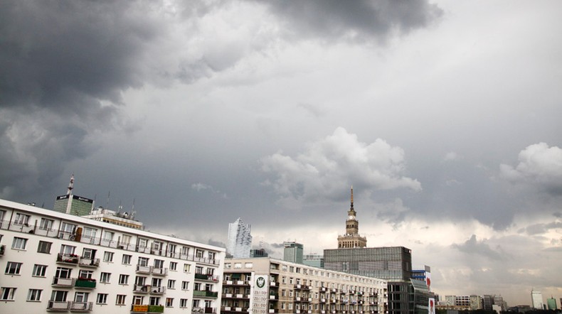 Zachmurzone niebo nad Warszawą