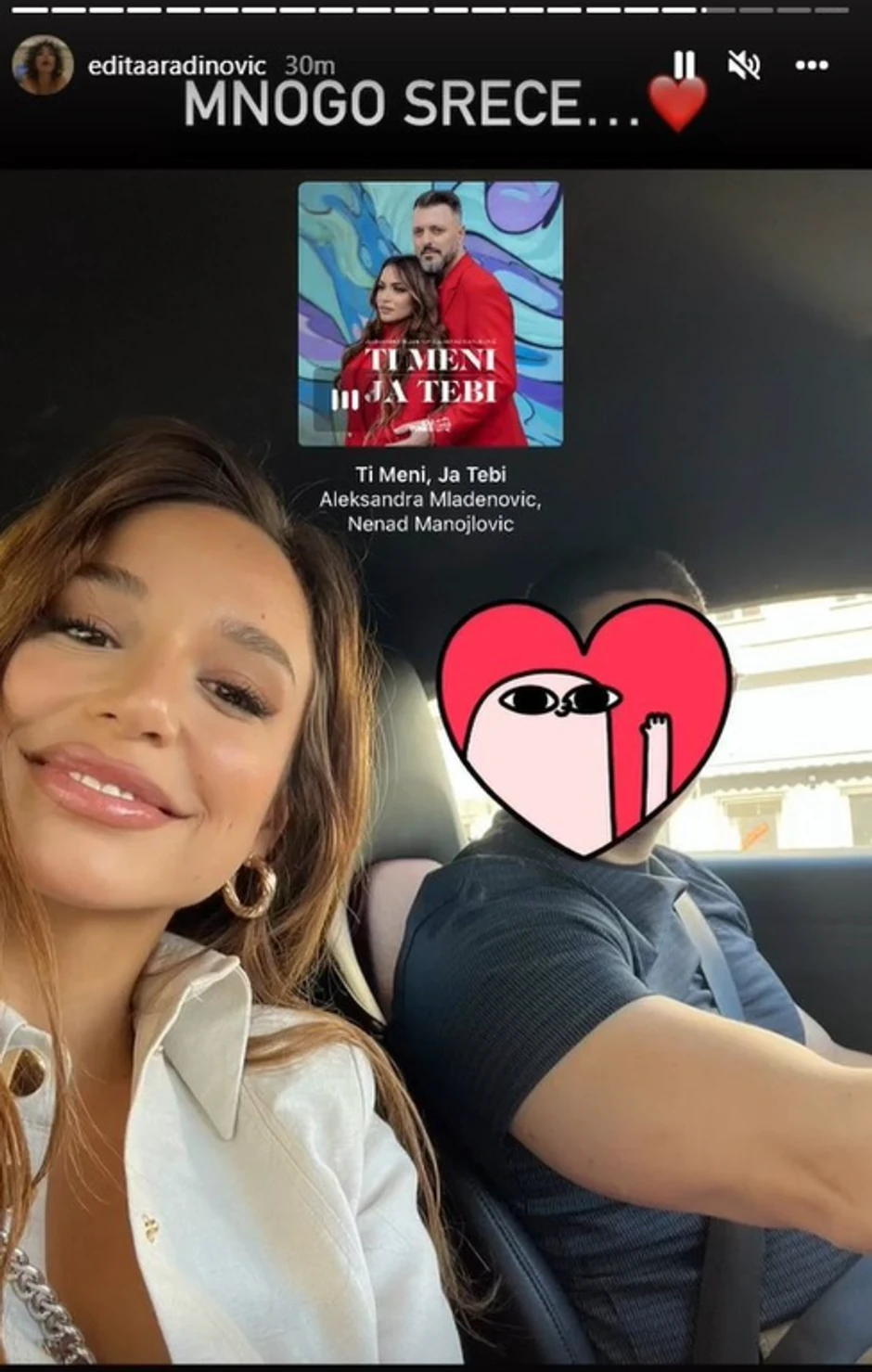 Edita delila slike sa dečkom kom je krila lice