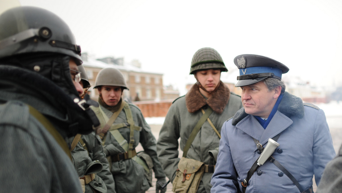 41 proc. Polaków uważa, że wprowadzenie stanu wojennego w 1981 r. było uzasadnione - wynika z badania TNS Pentor. To najniższa liczba przekonanych o słuszności tego posunięcia od początku prowadzenia badań na ten temat w 1995 roku.