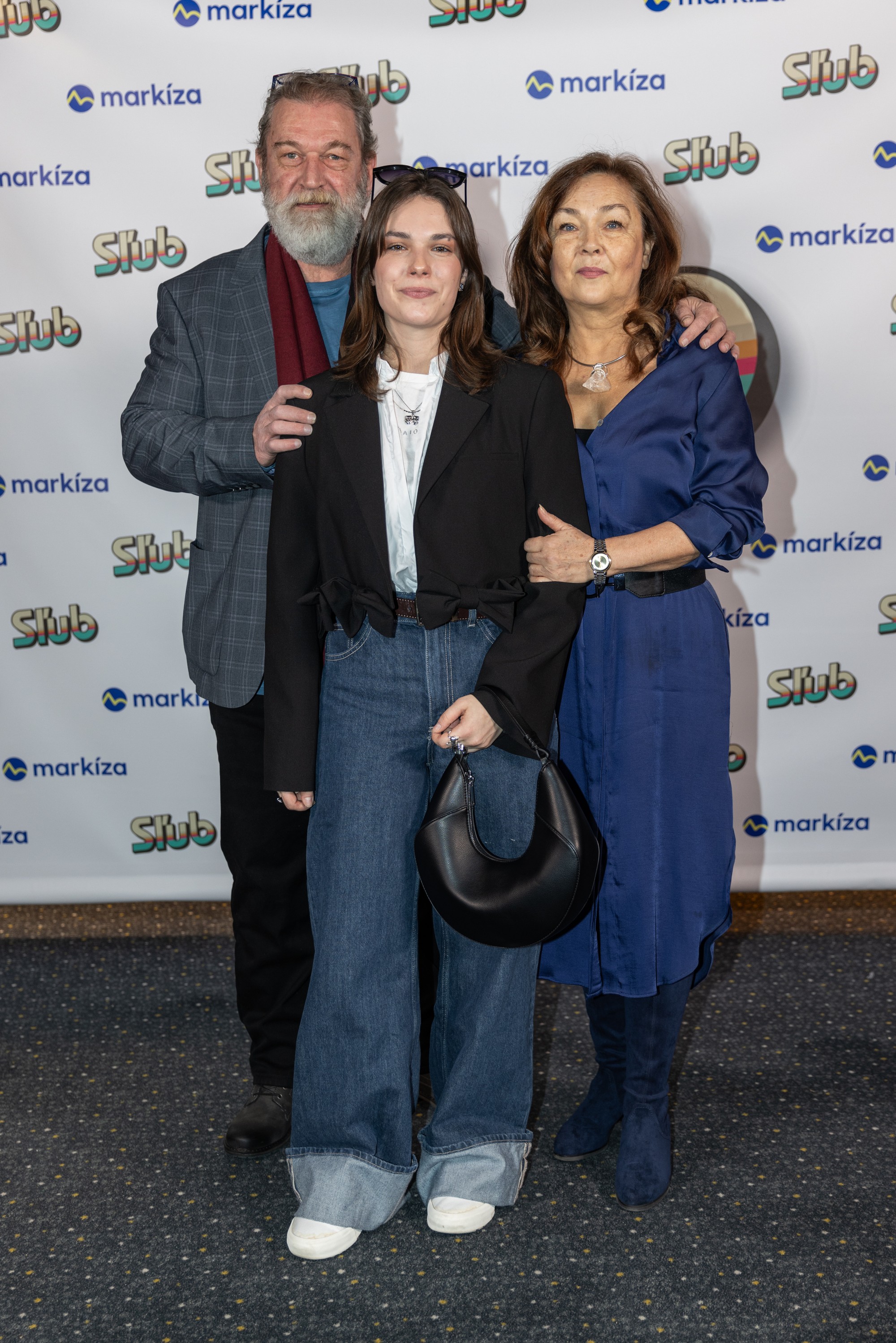 Herec Michal Ďuriš (vľavo) na premiére seriálu Sľub.
