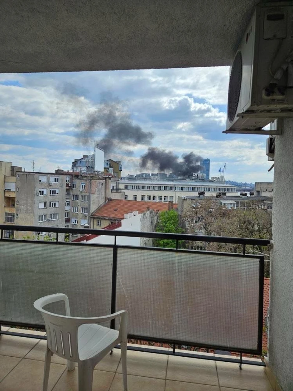 Crni dim širi se naseljem