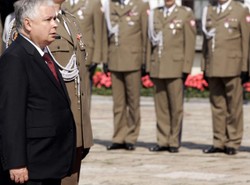 MON chciał awansować znajomego Tuska?