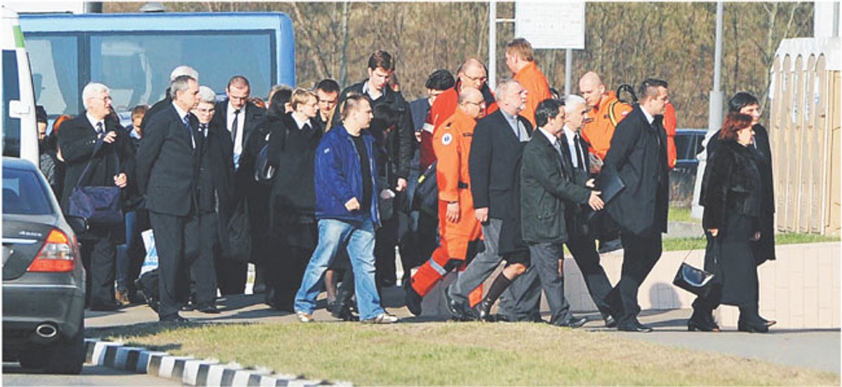 Wczoraj najbliżsi tragicznie zmarłych przylecieli do Moskwy identyfikować ciała Fot. Jacek Turczyk/PAP