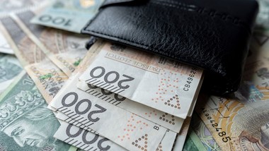 pfron: refundacja dla osób niepełnosprawnych 300 zł do 600 zł. niezależnie od bonu energetycznego