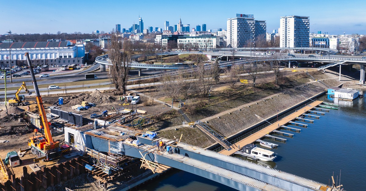 Warszawa zyska nową przeprawę na Wiśle. Już tego lata dostęp na nadwiślańskie tereny rekreacyjne będzie łatwiejszy [ZDJĘCIA]