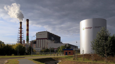 Wyciek oleju z elektrowni w Ostrołęce. Narew skażona