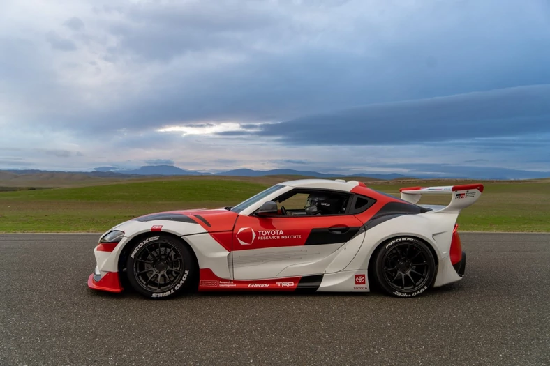 Autonomiczna Drift Toyota GR Supra 