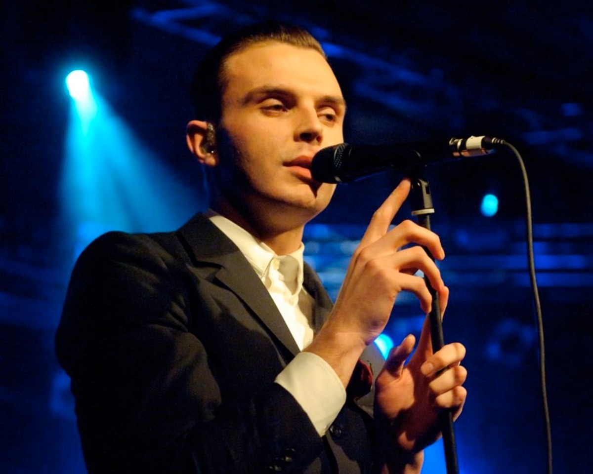 Hurts wróci do Polski, ale fani muszą uzbroić się w cierpliwość
