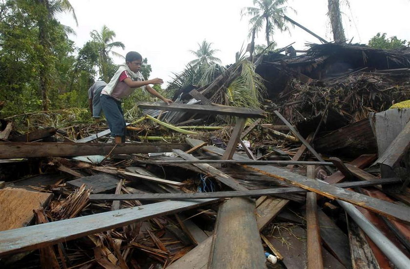 Indonezja, trzęsienie ziemi, tsunami, ofiary