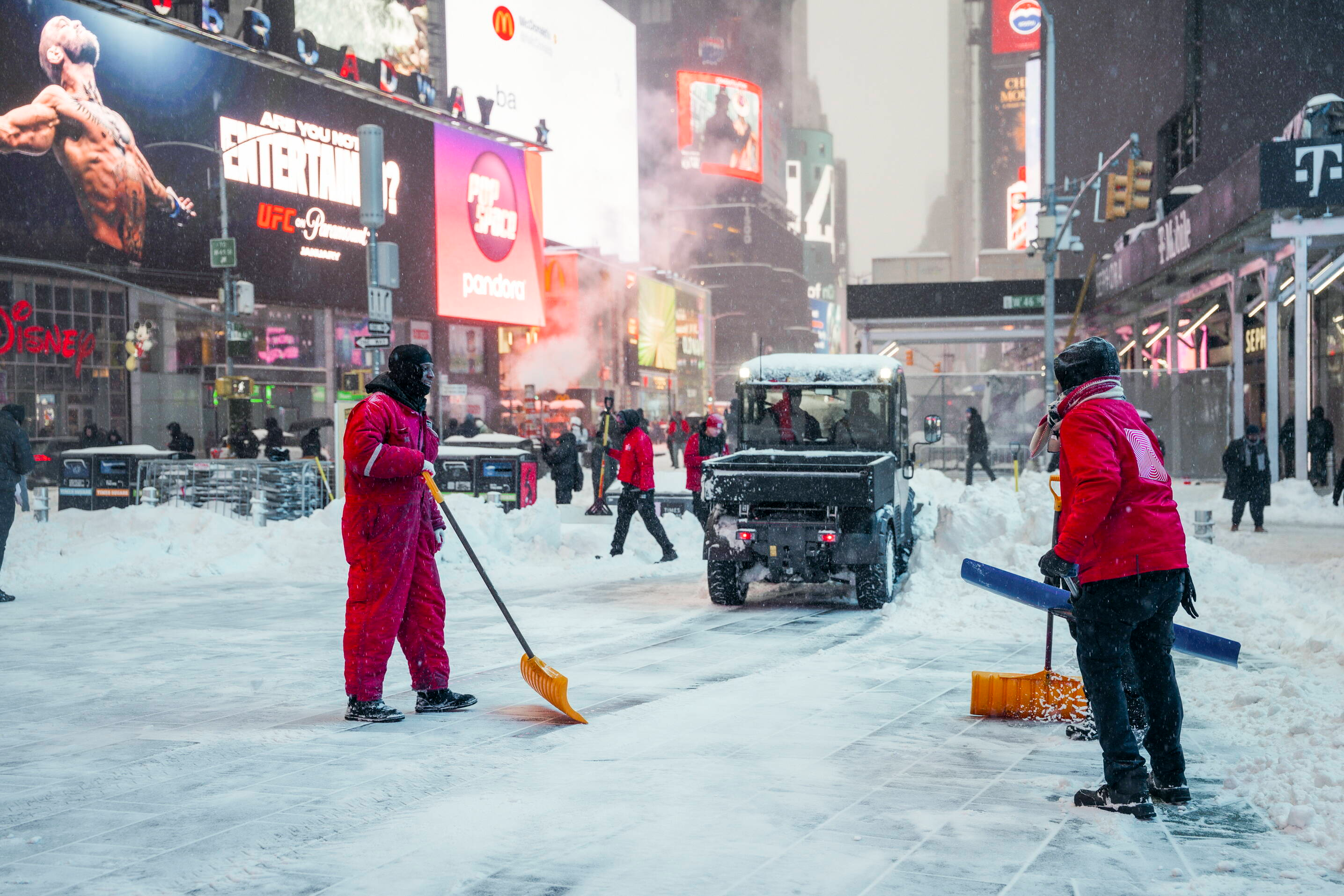 Minus 42 stopnie i marznący deszcz: śmiertelna burza w USA zabija dziesiątki osób