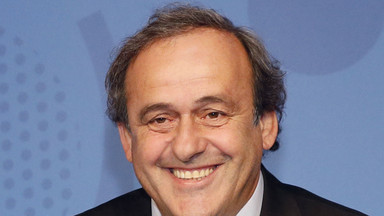 Michel Platini wręczył Francois Hollande'owi pierwszy bilet na Euro 2016