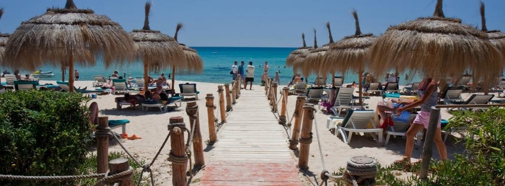 Tunezja – tygodniowy pobyt w tunezyjskim Sousse w 3-gwiazdkowym hotelu z opcją wyżywienia All inclusive został wyceniony na kwotę 1970 złotych. Podana cena dot. wylotu z Warszawy w dniu 28 marca.