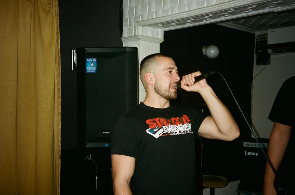 Bigru i Paja Kratak, analogija