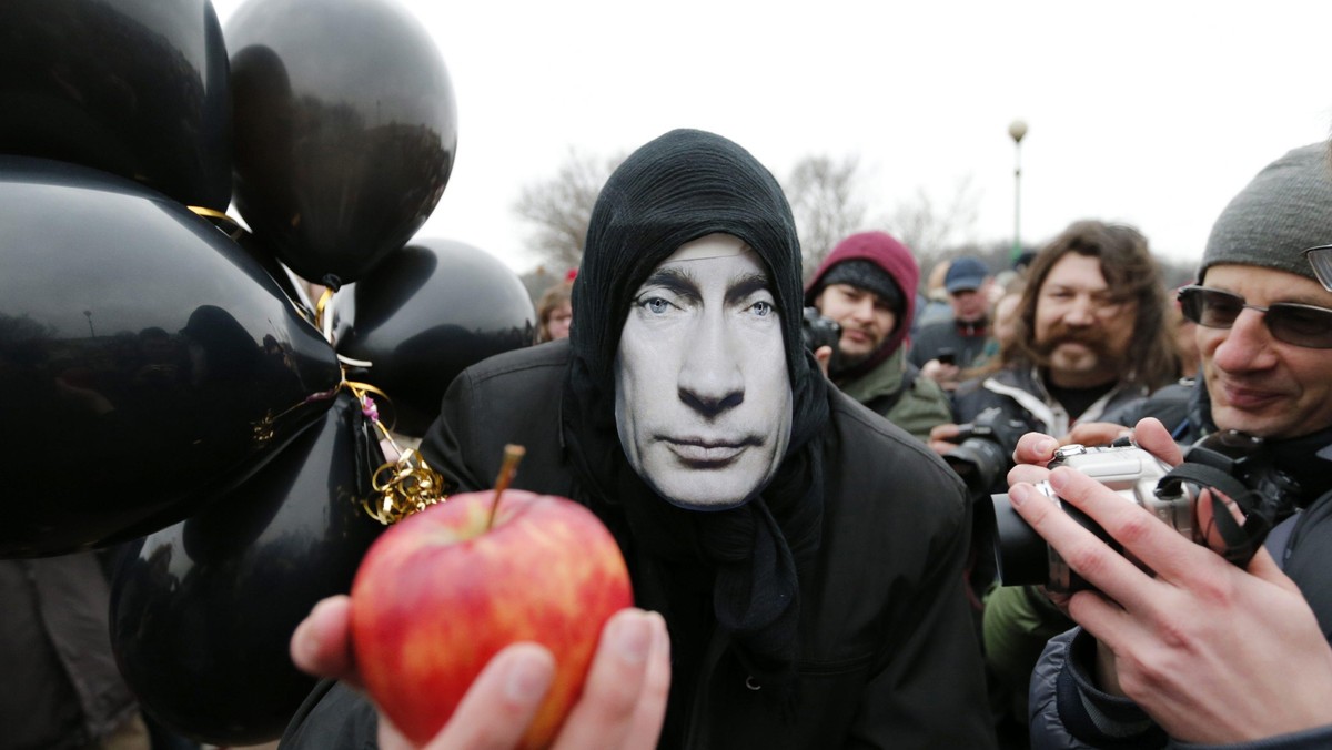 putin jabłko demonstracja 