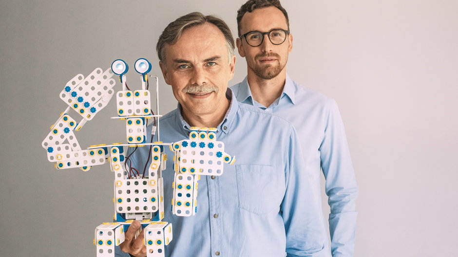 Maciej Mazurkiewicz (z przodu) i Karol Górnowicz połączyli siły, aby przekształcić Skriware z obiecującego start-upu edukacyjnego w szybko rosnący biznes. I to im się udało.