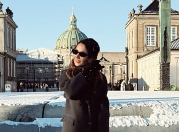 SANJA MARINKOVIĆ NAPUSTILA SRBIJU: Voditeljka pokazala gde se nalazi i KO joj pravi društvo: "Romantizovana svakodnevica"