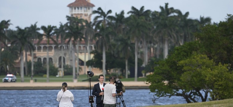 Elon Musk, Nigel Farage i Eduardo Bolsonaro. Prawicowi giganci u boku Trumpa w rezydencji na Florydzie