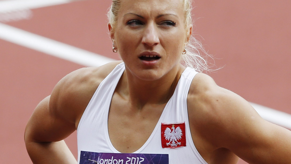 Karolina Tymińska osiągnęła przeciętny rezultat w pchnięciu kulą (13,74 m) i po trzech konkurencjach plasuje się na 26. miejscu w siedmioboju podczas igrzysk olimpijskich w Londynie.